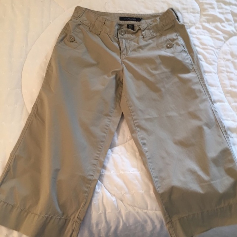 Calvin Klein Size 2 Khaki long shorts